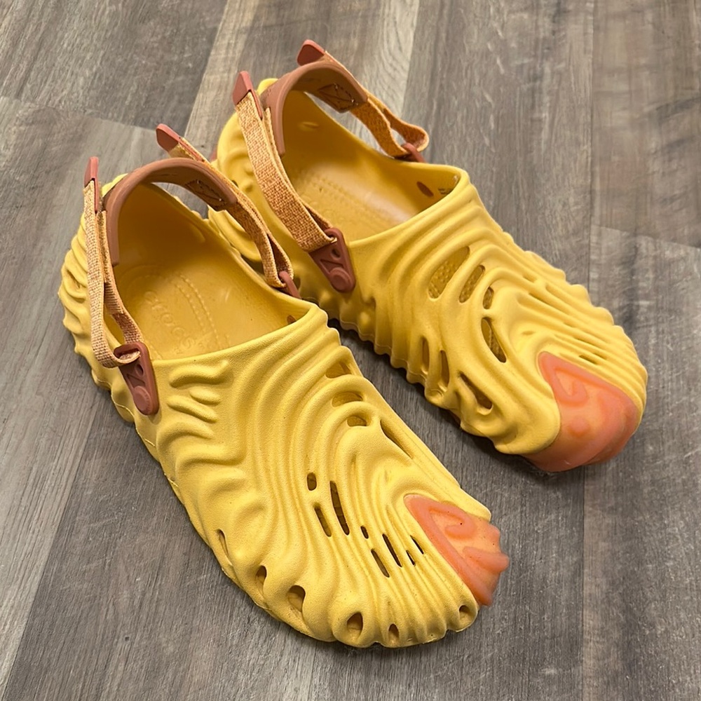 Crocs men’s size 12